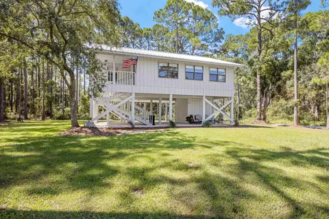 4 Suwannee Ave, Panacea, FL 32346 photo 2