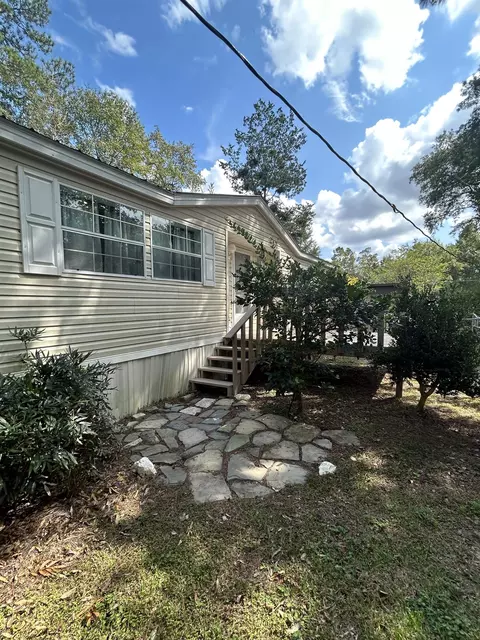 1141 Comanche Ln, Tallahassee, FL 32304