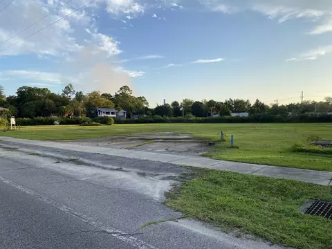 815 Port Leon Dr, Saint Marks, FL 32355
