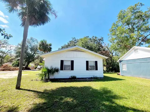 302 W Florida St, Perry, FL 32347 photo 4