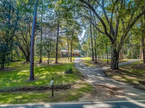 3369 Lakeshore Dr, Tallahassee, FL 32312