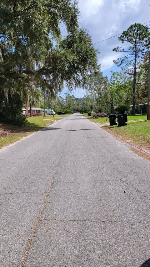 900 E Julia St, Perry, FL 32347 photo 2