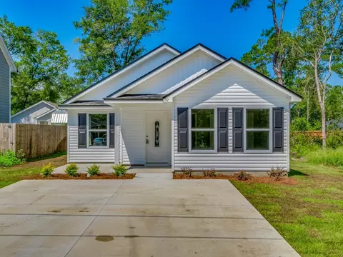 12 Lm St, Crawfordville, FL 32327