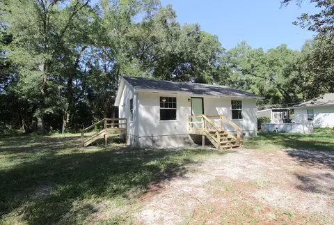 34 Deloriss Dr, Crawfordville, FL 32327