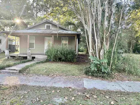 134 Municipal Ave, Sopchoppy, FL 32358