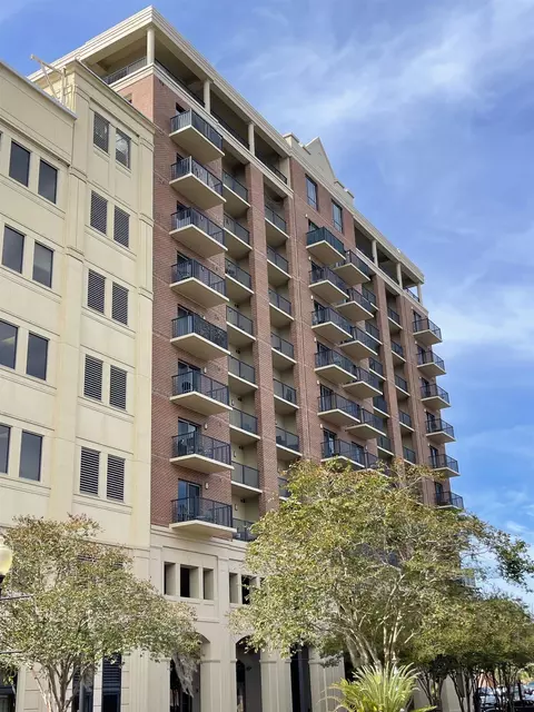 215 W College Ave #607, Tallahassee, FL 32301