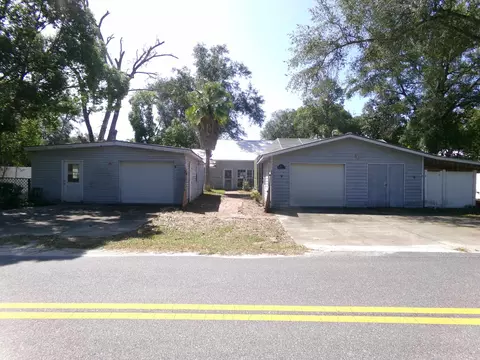 501 NW Avenue F St, Carrabelle, FL 32322