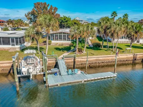 47 Connie Dr, Crawfordville, FL 32327