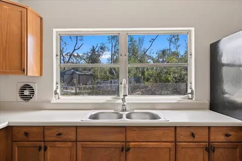 1001 E Margurite St, Perry, FL 32347 photo 9