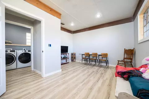 Living - 1419 E Green St, Perry, FL 32347 photo 3 of 4