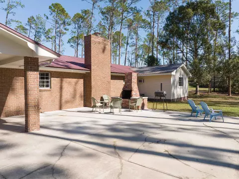 Exterior - 1419 E Green St, Perry, FL 32347 photo 7 of 13