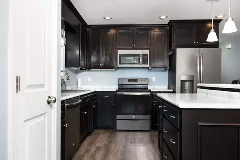 Kitchen - 231 NE Green Tree Ter, Lee, FL 32059 photo 3 of 4