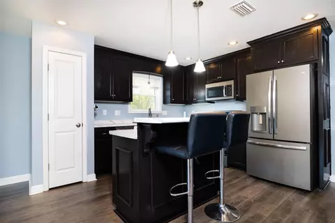 Kitchen - 231 NE Green Tree Ter, Lee, FL 32059 photo 2 of 4
