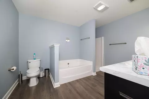 Bath - 231 NE Green Tree Ter, Lee, FL 32059 photo 4 of 5