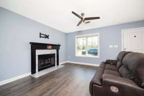 Living - 231 NE Green Tree Ter, Lee, FL 32059 photo 1 of 1