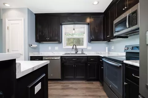 Kitchen - 231 NE Green Tree Ter, Lee, FL 32059 photo 1 of 4
