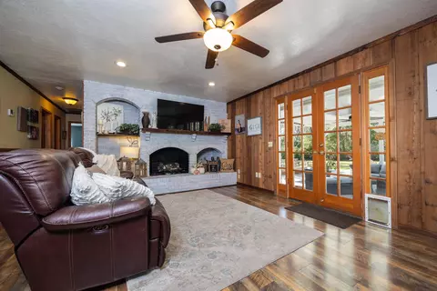 131 Springhill Rd, Perry, FL 32347 photo 2
