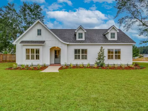 6 Arbor View Dr, Crawfordville, FL 32327