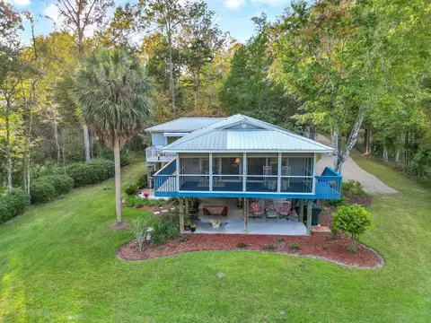 419 Old Magnolia Rd, Crawfordville, FL 32327