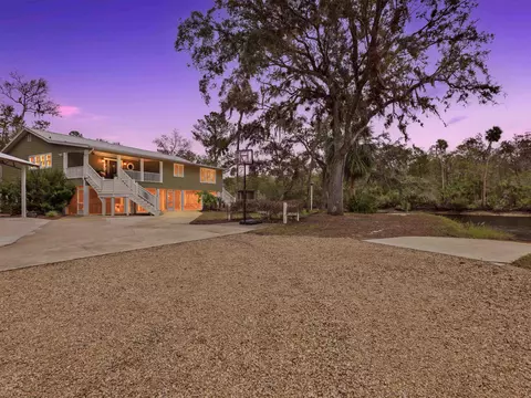 1028 NE 51 Hwy, Steinhatchee, FL 32359