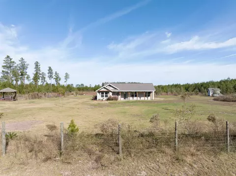 999 NE River Trace Trl, Lee, FL 32059 photo 2