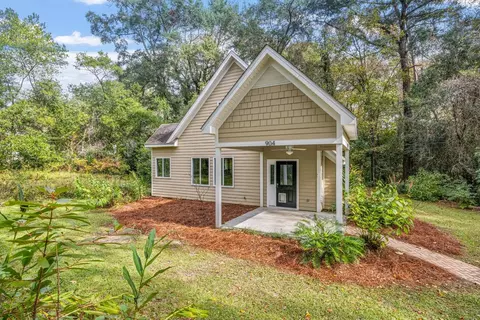 904 Parker Dr, Tallahassee, FL 32303