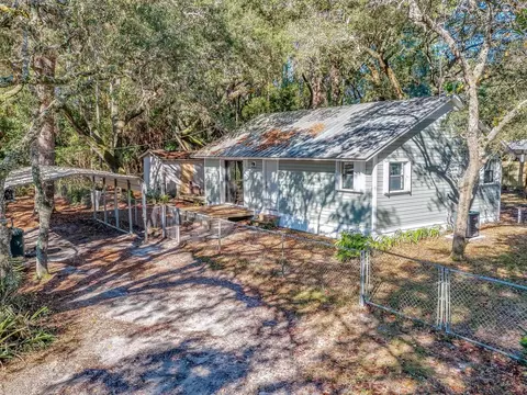 12 Lake Essay Dr, Panacea, FL 32346