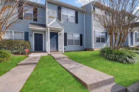 2213 S Timberwood Cir, Tallahassee, FL 32304