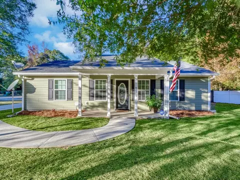11 Jr Milton Rd, Crawfordville, FL 32327