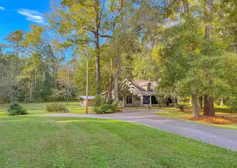 5041 Valley Farm Rd, Tallahassee, FL 32303