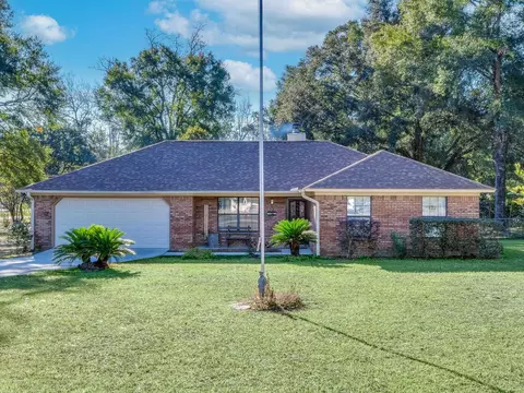 270 Bay Pine Dr, Crawfordville, FL 32327