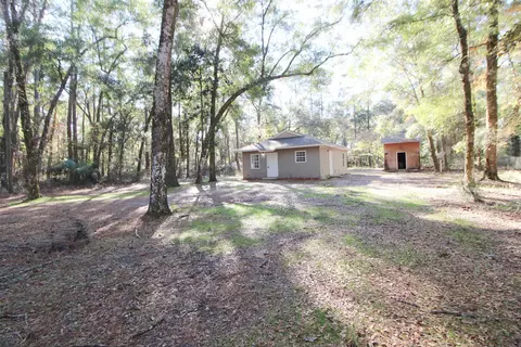 16 Simmie Dr, Crawfordville, FL 32327