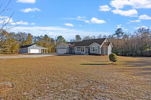 59 Sweetwater Cir, Crawfordville, FL 32327