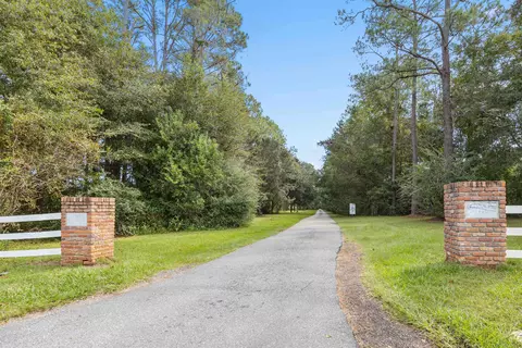 9750 Faraway Farm Rd, Tallahassee, FL 32317