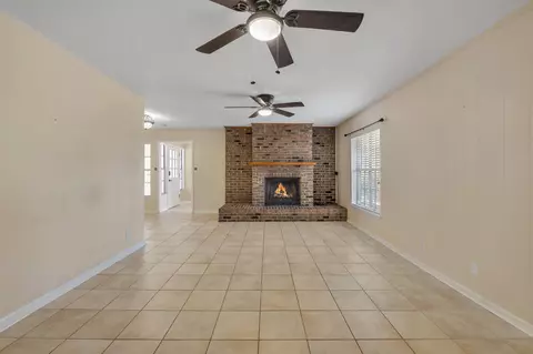 Living - 200 State St, Perry, FL 32348 photo 3 of 3