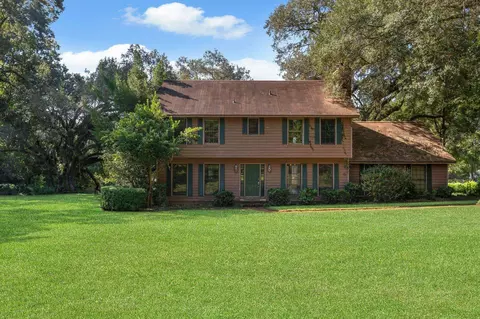 2596 Green Crossing Dr, Tallahassee, FL 32309