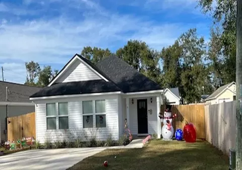 8 Dans Dr, Crawfordville, FL 32327