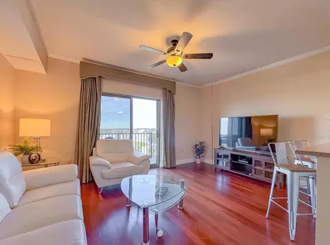 215 W College Ave #706B, Tallahassee, FL 32301