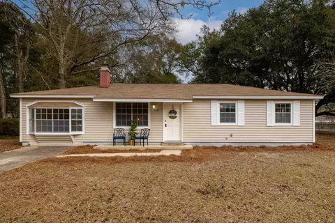 9527 Liska Dr, Tallahassee, FL 32305