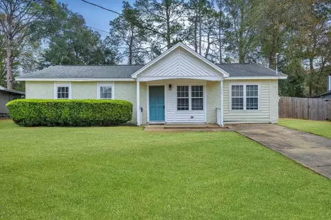 3205 W Whitney Dr, Tallahassee, FL 32308