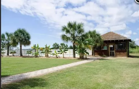 327 E Pass Lndg, Carrabelle, FL 32322 photo 4