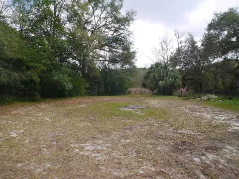 3723 Shoreline Dr, Tallahassee, FL 32305
