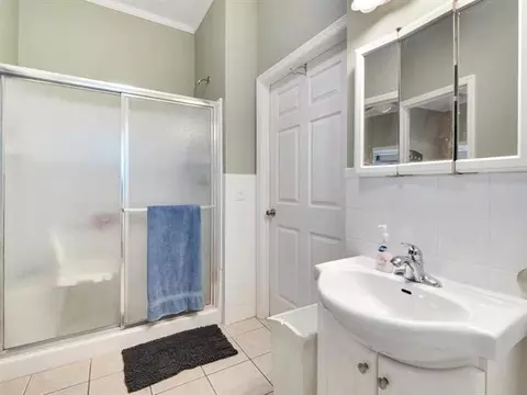 Bath - 1407 W Main St, Perry, FL 32347 photo 3 of 3