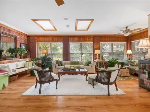 Living - 1407 W Main St, Perry, FL 32347 photo 5 of 8