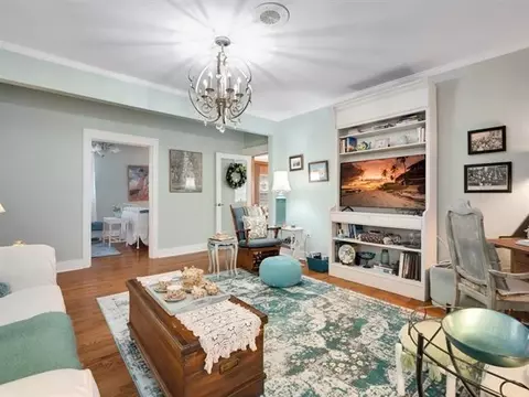 Living - 1407 W Main St, Perry, FL 32347 photo 6 of 8