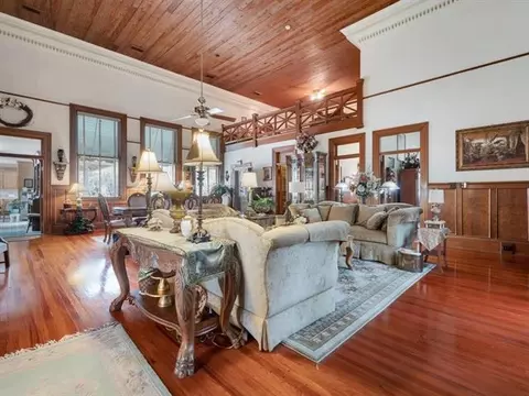 Living - 1407 W Main St, Perry, FL 32347 photo 1 of 8