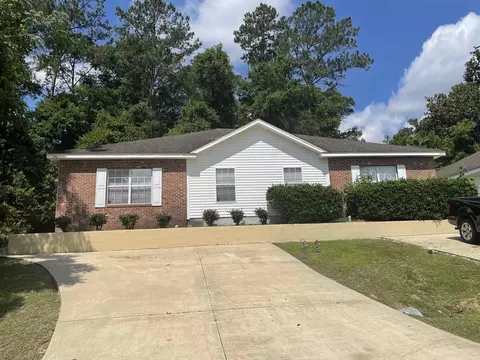 1716 Corey Wood Cir, Tallahassee, FL 32304