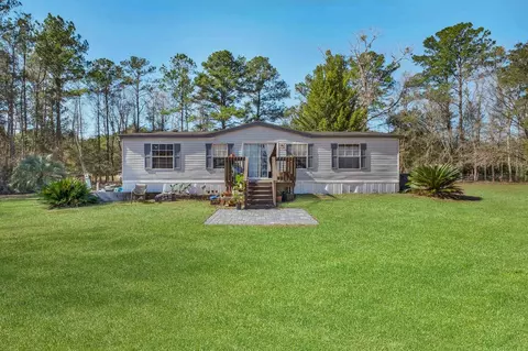 6710 Hugh Rd, Tallahassee, FL 32309