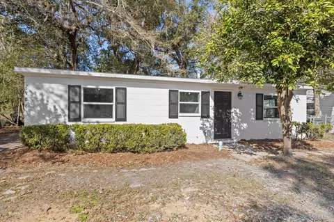 2906 Oakwood Dr, Tallahassee, FL 32304