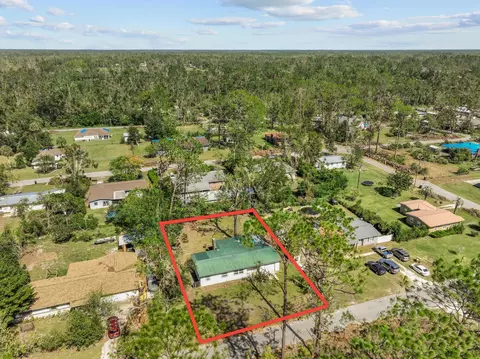 View/Area - 306 W Cedar St, Perry, FL 32348 photo 3 of 6